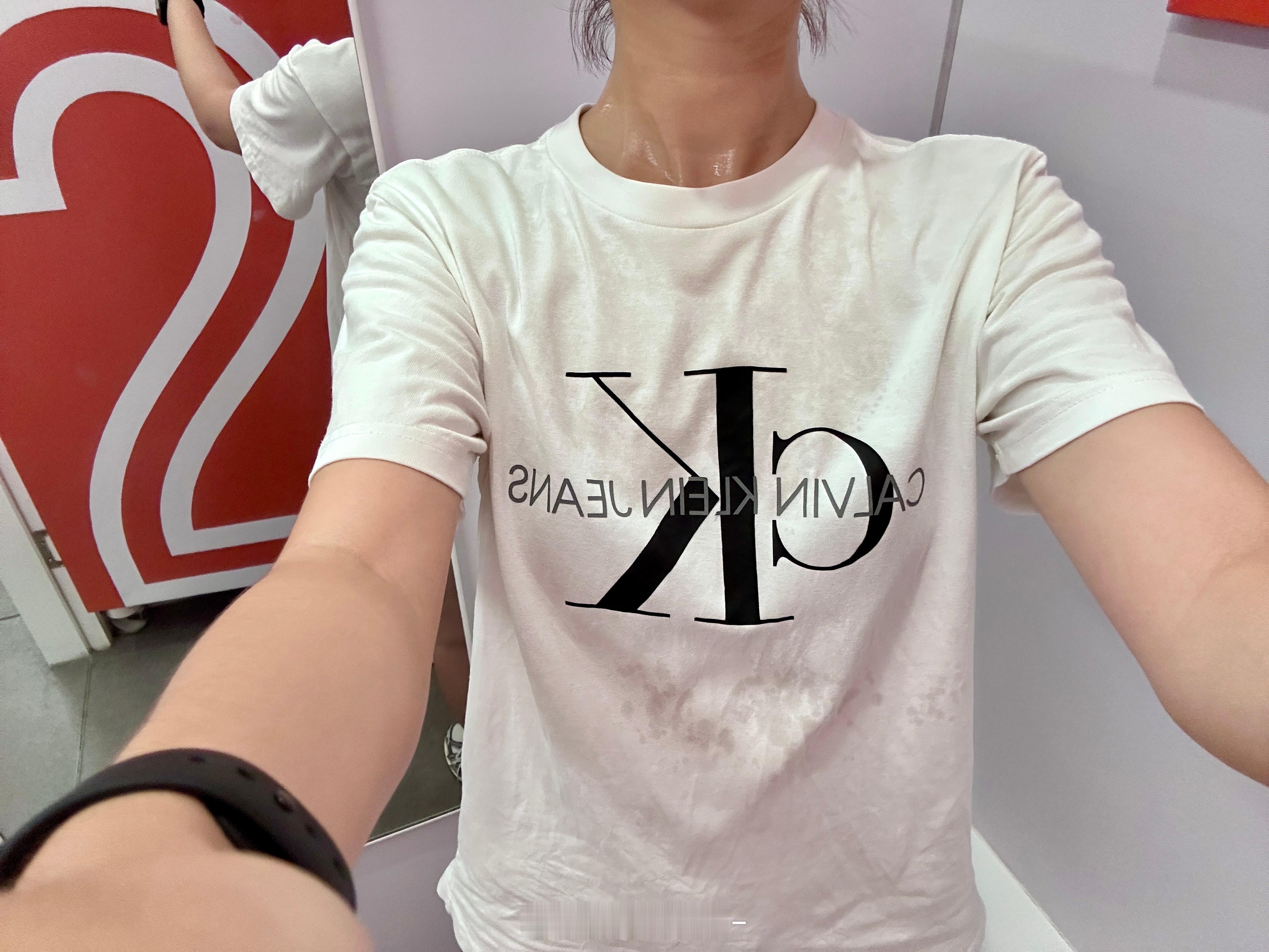 其实俺今天早上运动了但是太忙啦就运动了一小会