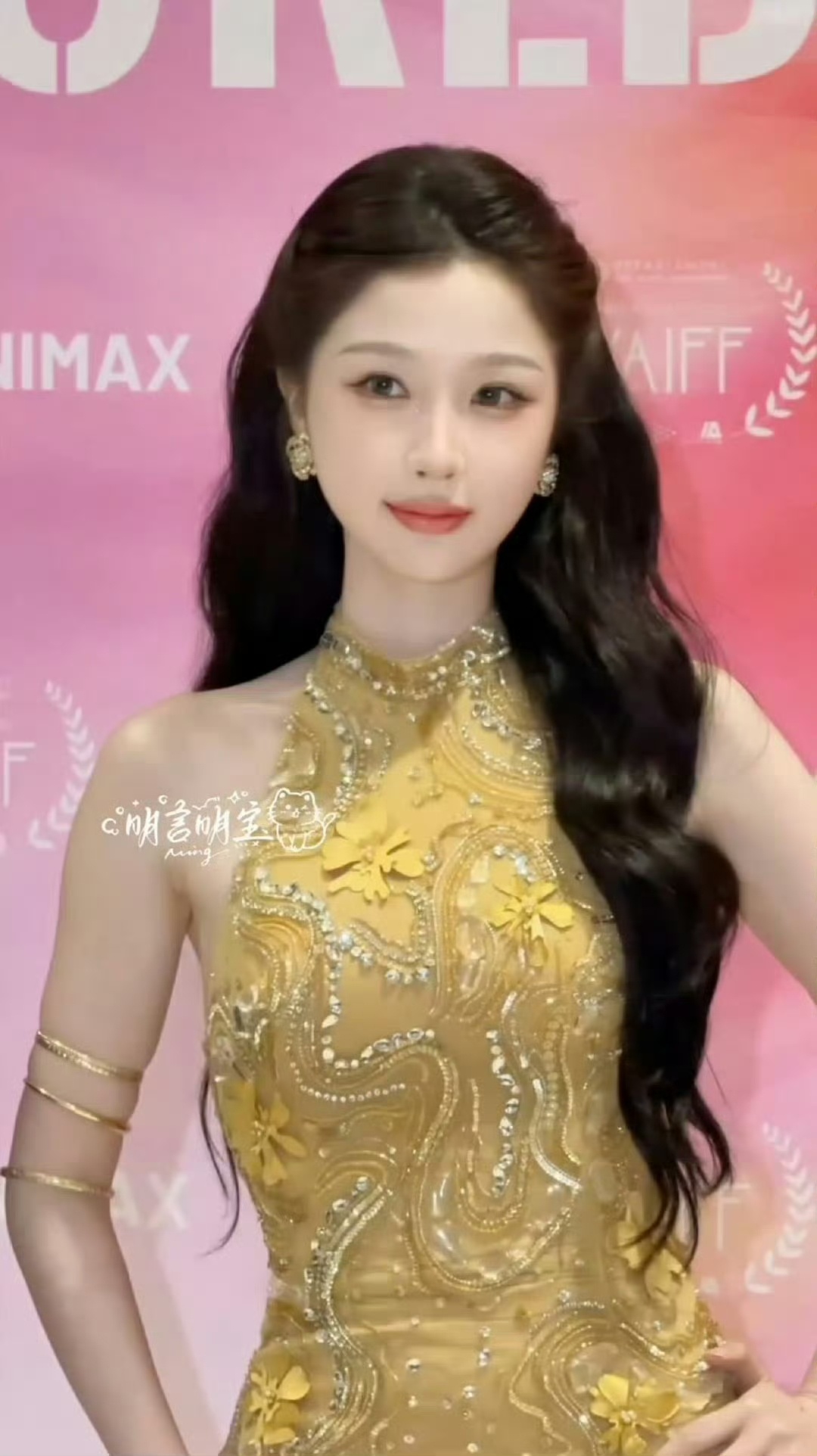 窝鱼真的很适合修身礼服我发现本身就是高高高妹，而且身材又好不管是蓝色妖姬，还是金