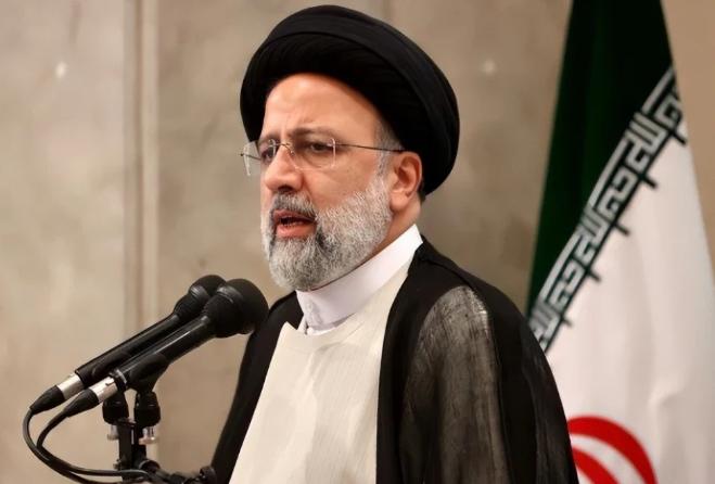 终于还是扛不住了，今天伊朗作出重大承诺

霍尔木兹海峡的水面上，每隔十分钟就有一