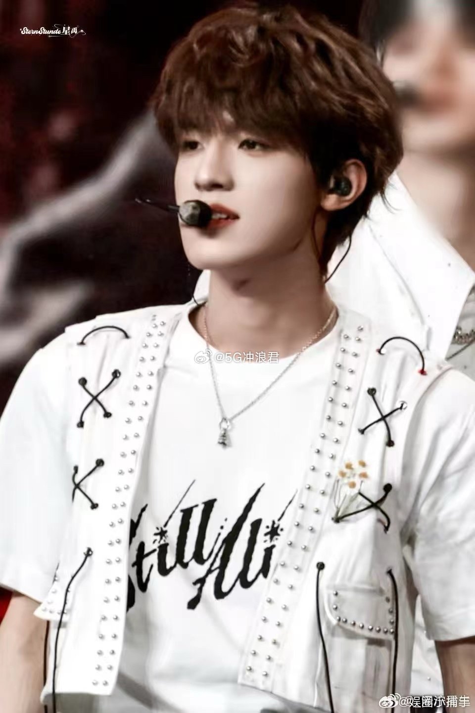 张泽禹一专秒切张泽禹单封秒售磬 设置好闹钟等着开售，结果还是没抢到。大家都太快了