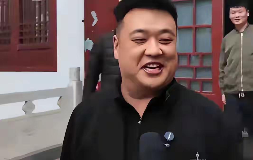 27万摊位首日卖出3000余个猪蹄太昊陵猪蹄摊主用27万拿下摊位，首日就卖出30