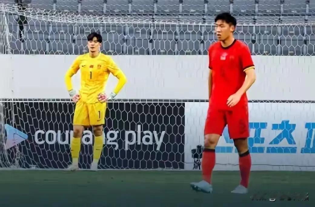 昨晚代理主帅久尔杰维奇终未能创造奇迹，继首场0 - 3输给韩国队后，东亚杯第二轮