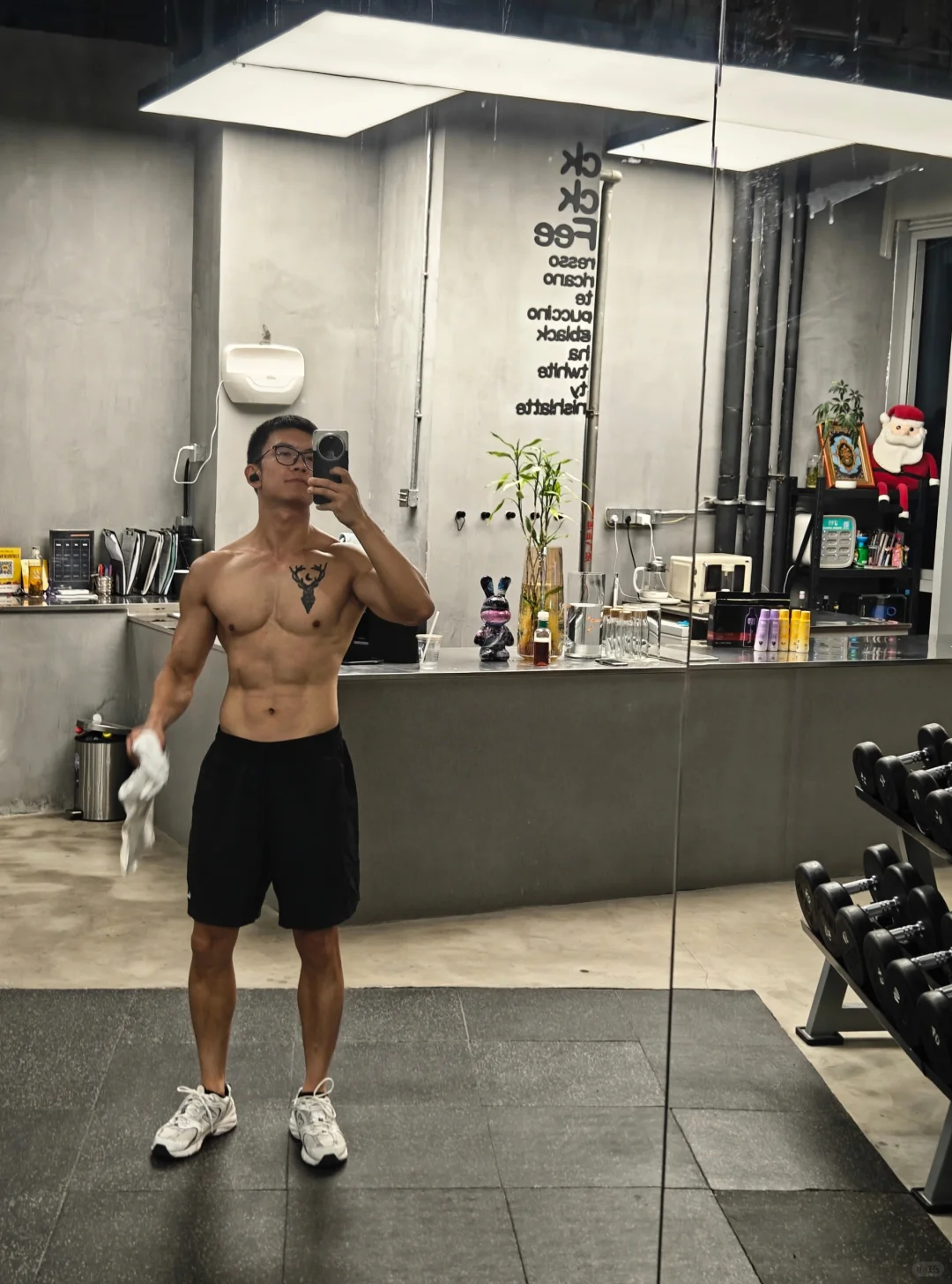 周一国际练胸日推了嘛