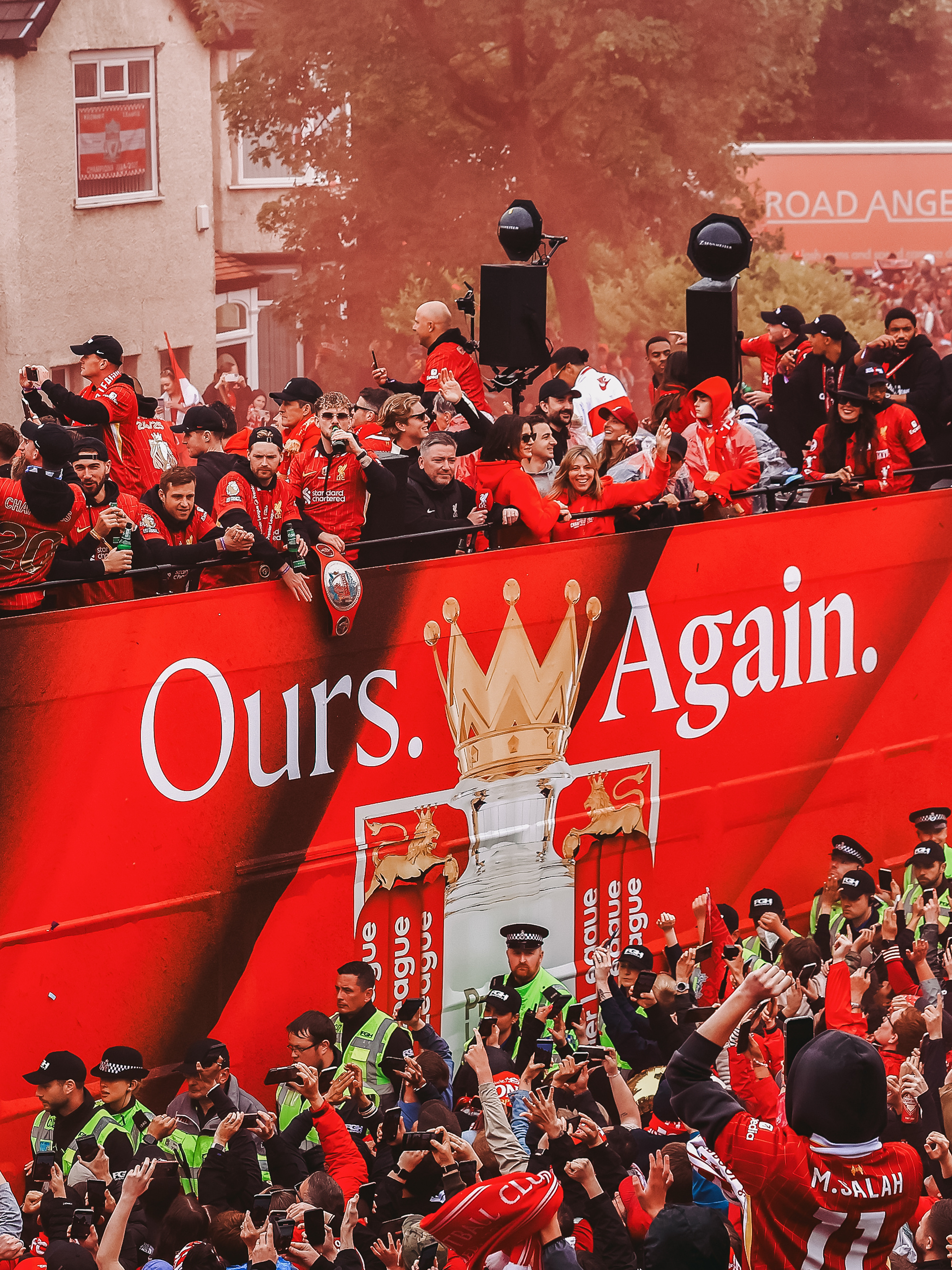 𝐎𝐔𝐑𝐒. 𝐀𝐆𝐀𝐈𝐍.🏆利物浦冠军游行 ​​​