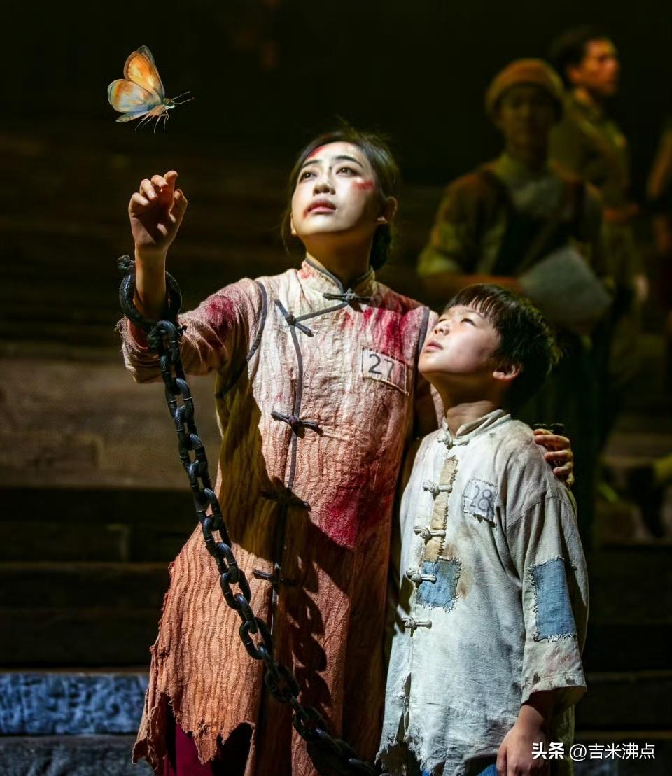 半截铅笔还在手里，骨头比筷子还细，他到底记住了什么。
今天在纪念馆看到刚公布的戴