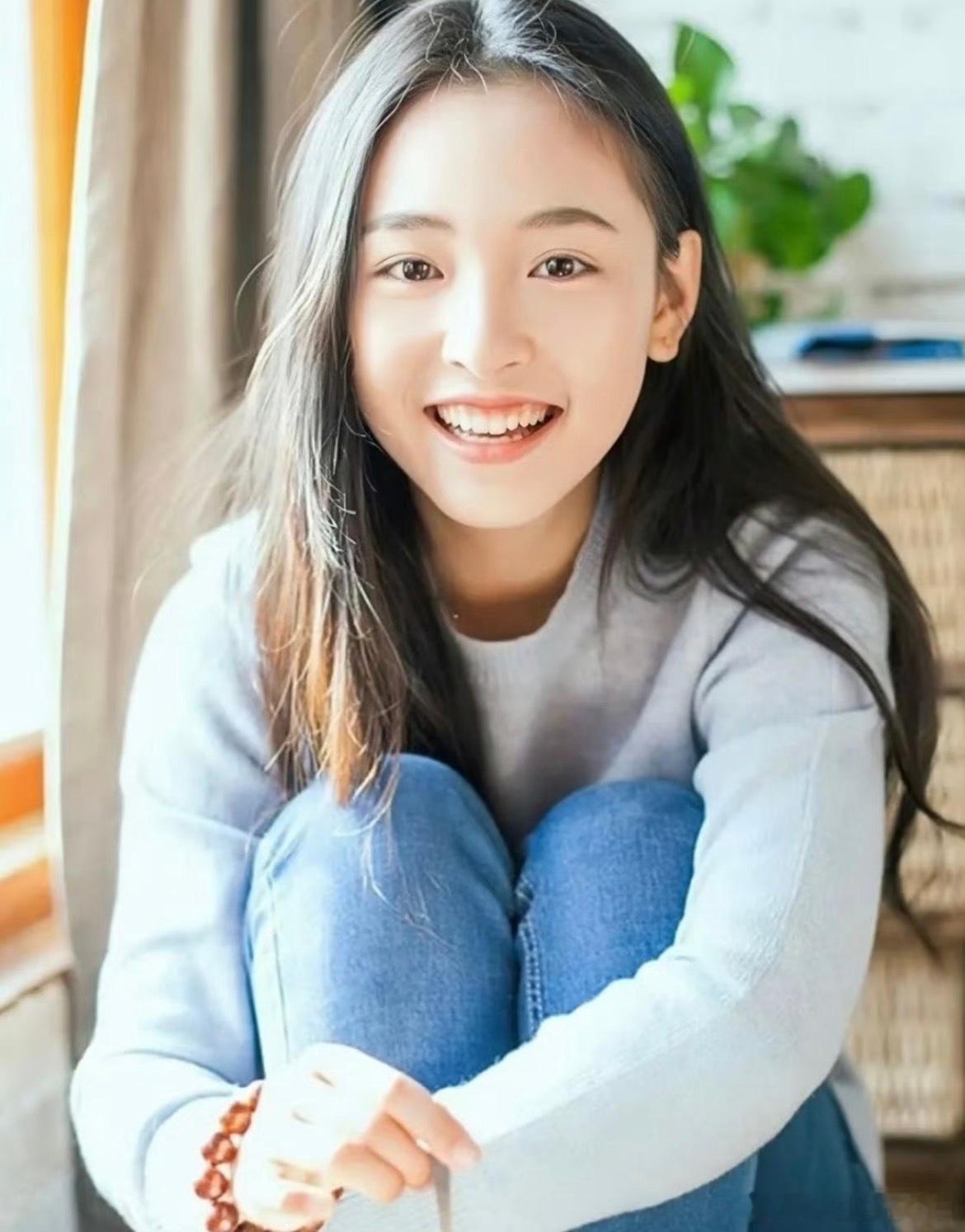 离婚和一个人带孩子都是吴倩自己选的为什么不承认啊？你不恋爱脑谁恋爱脑，当年华策力
