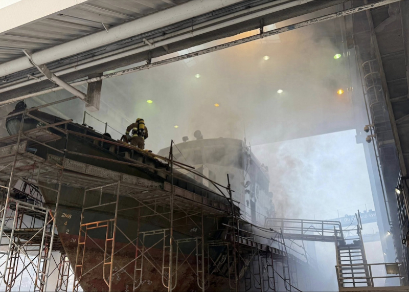 【#香港巡逻船维修期间起火#！海事处称或因烧焊，将检查维修程序】#香港消防处回应