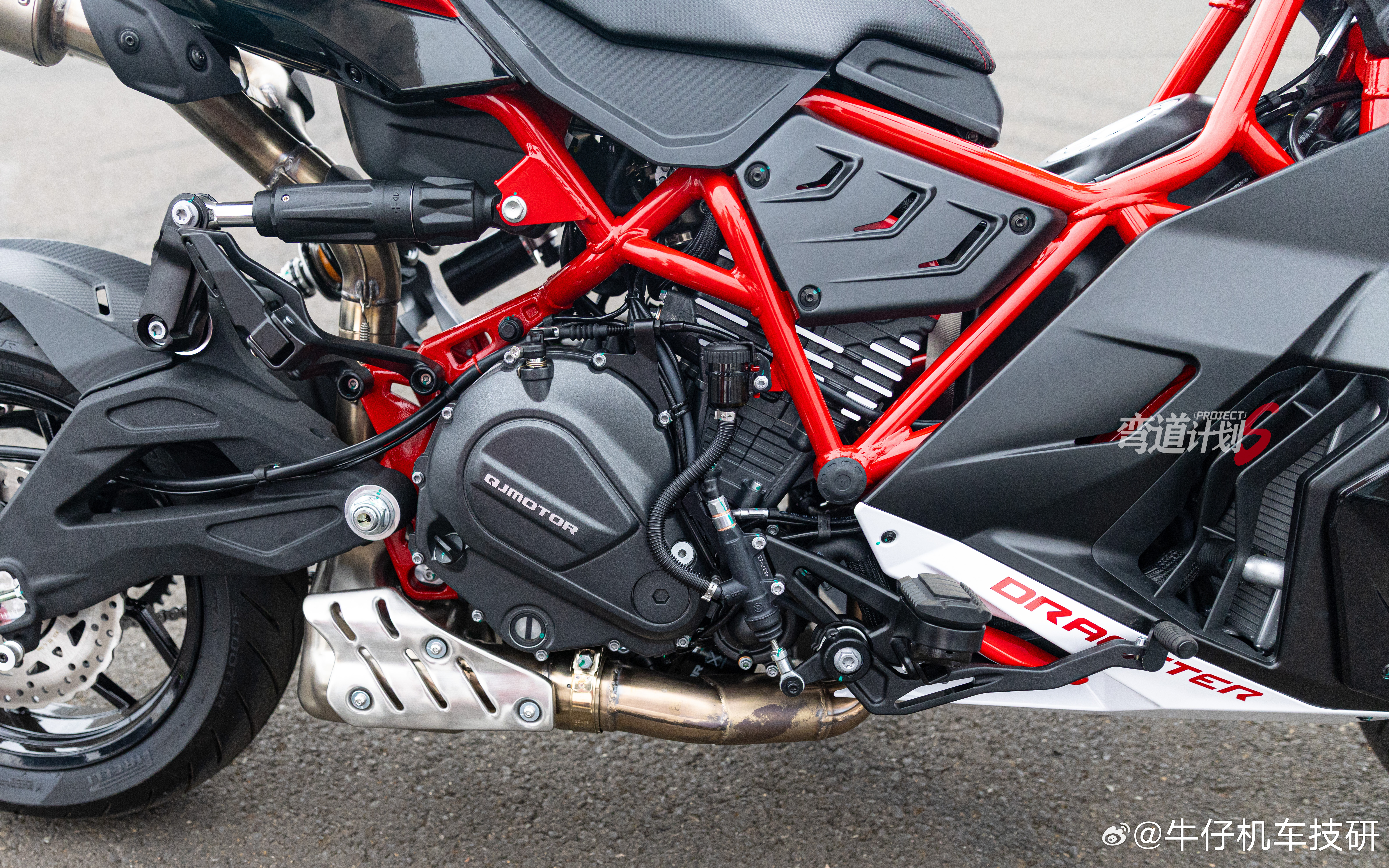 御龙少年｜意塔杰特Dragster 700 twin实拍图 