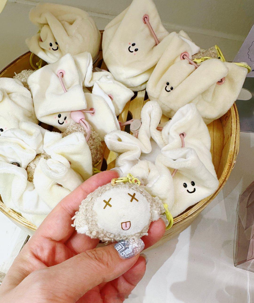 笑得我烧麦：开心🐑：你看我开心吗 