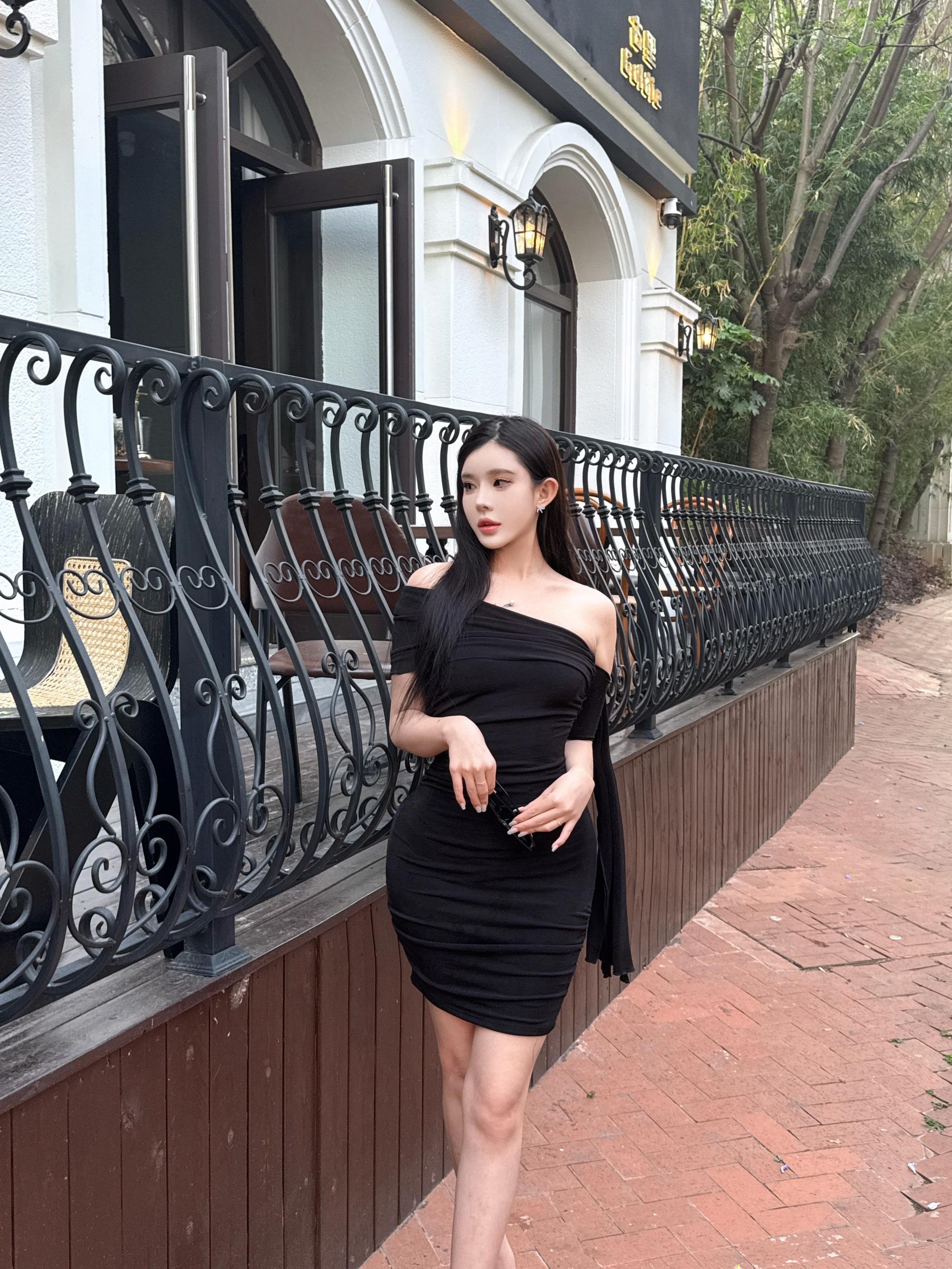 我无法把她想太坏 因为她就是想要爱 再坏的目的也就是这个