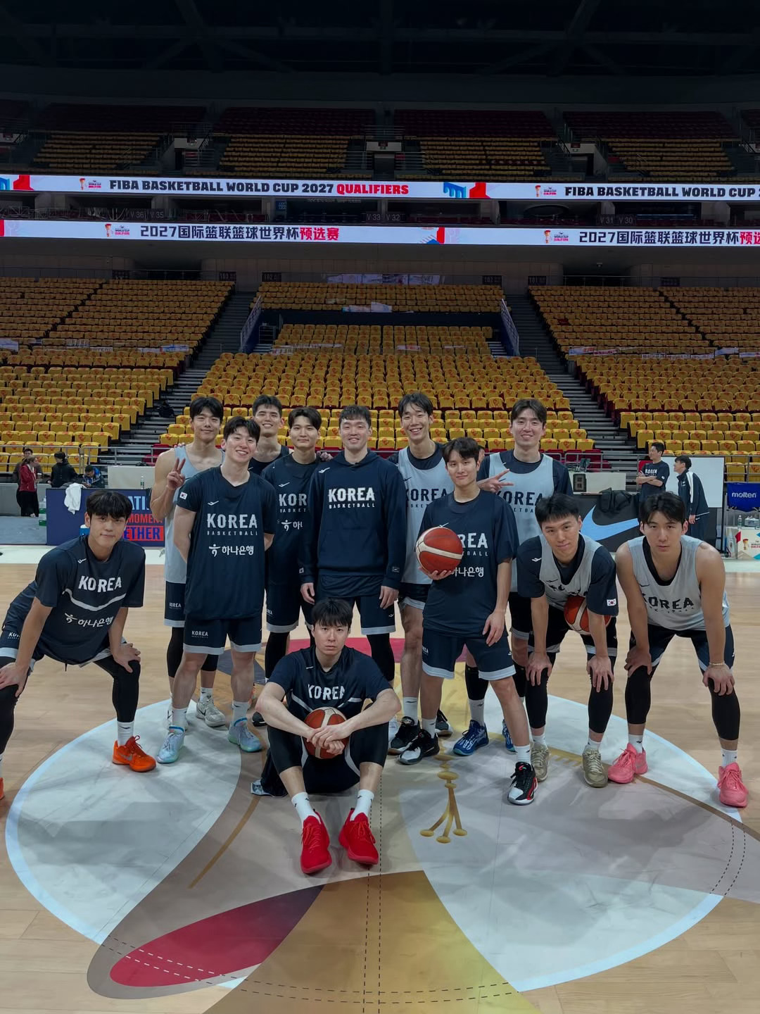 韩国男篮完成今日五棵松踩场训练为梦想正当燃男篮世预赛中韩对决