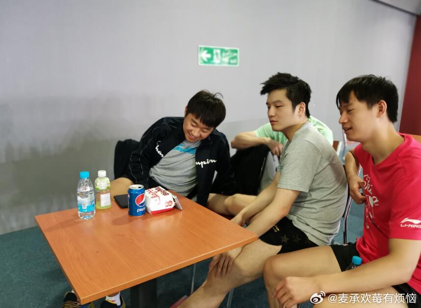 没有见过的飞机头小胖🏓樊振东 ​​​