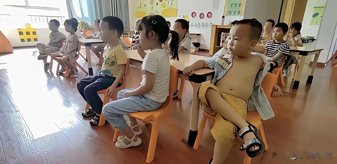 哈哈，论气势，在小字辈中应该是天下第一了吧？一看就知道今后是干大事的料！