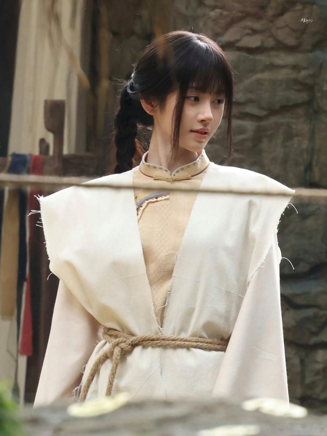 鞠婧祎都30多岁了，怎么看起来比现在的新人还嫩？ 