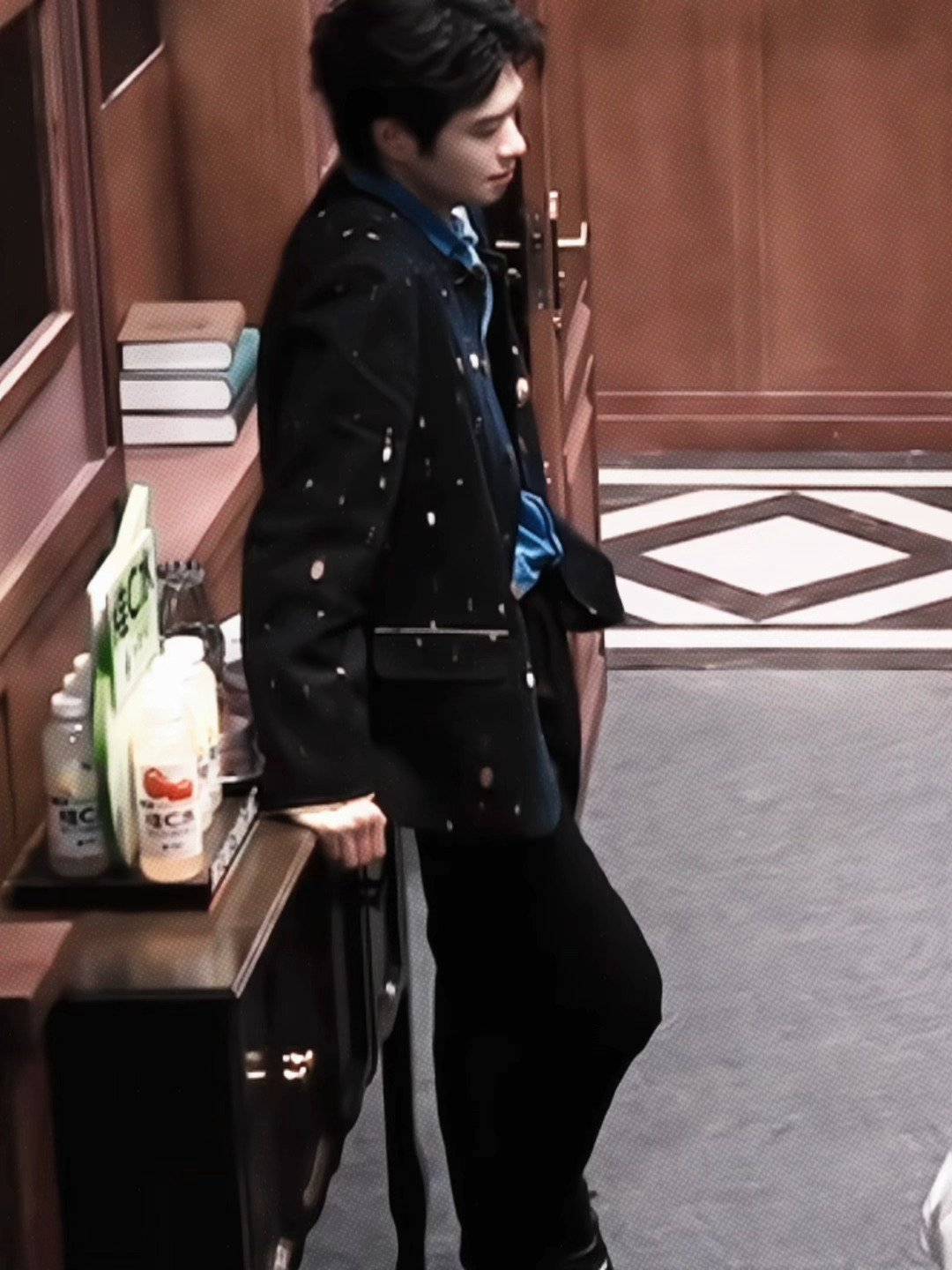 勋编辑的忧郁程度可能在我之上 