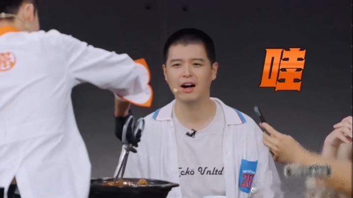 马頔急了 马頔平时的情绪管理在美食面前是纸糊的，珍酿凤吞鲜的香味一冲就破。陈师傅