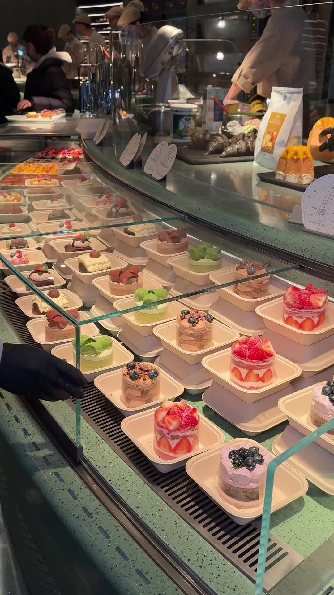 入口天物高新中大国际店，开业活动赶紧冲