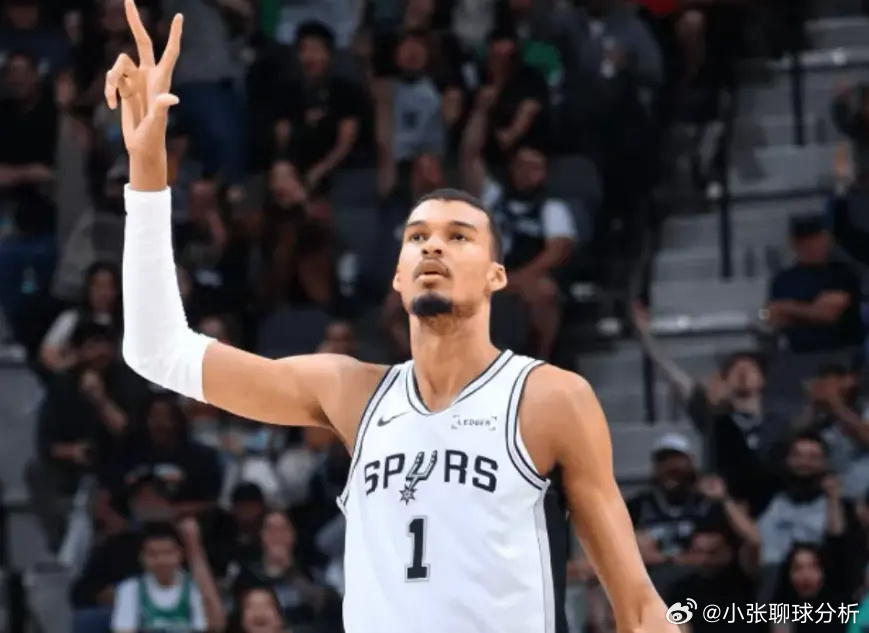 文班复出32+12+8比肩姚明！马刺复仇黄蜂巩固第二 克努佩尔20+6北京时间3