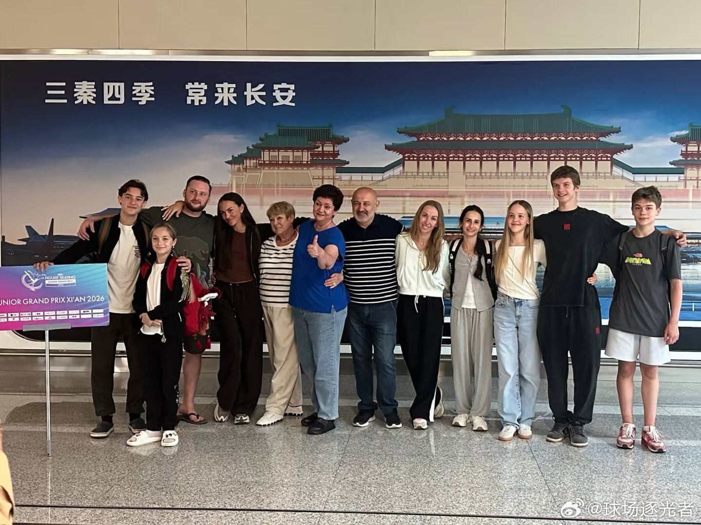 意大利双人滑女伴这次以教练身份来到中国，还去参观了兵马俑。俄罗斯队也已抵达，大赛