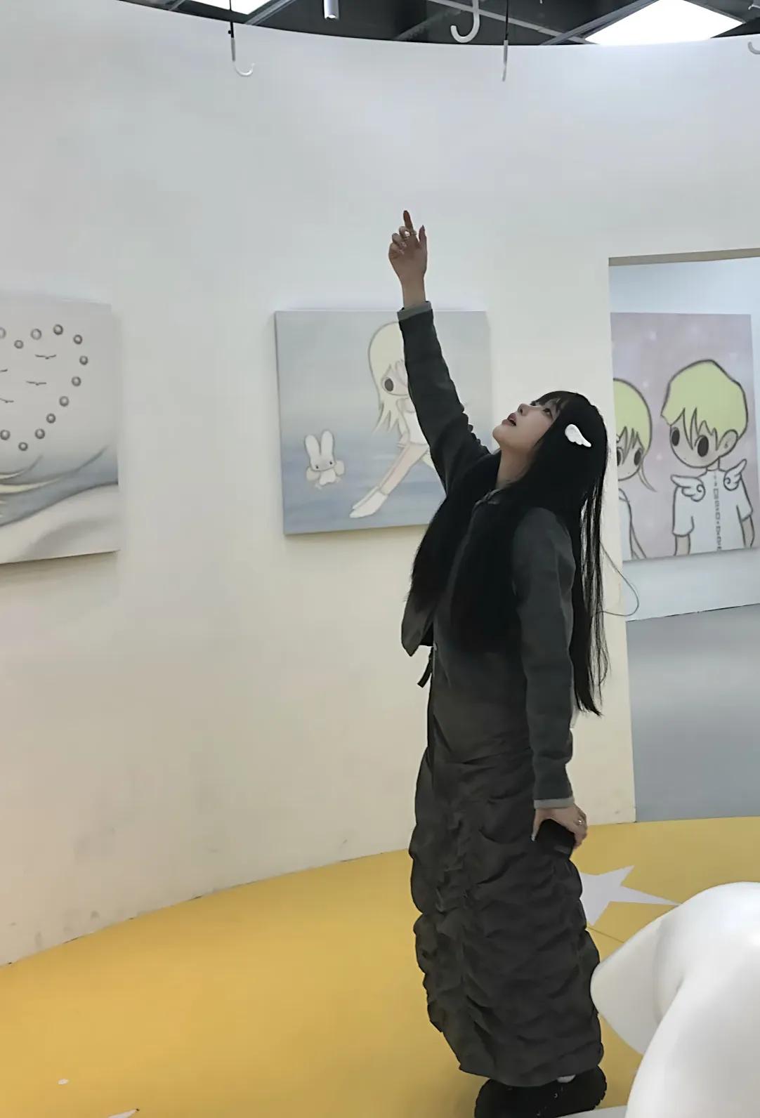 人生终极意义是什么，因人而异的吧！
你是天选之子那就做点好事名留青史，你是普通人