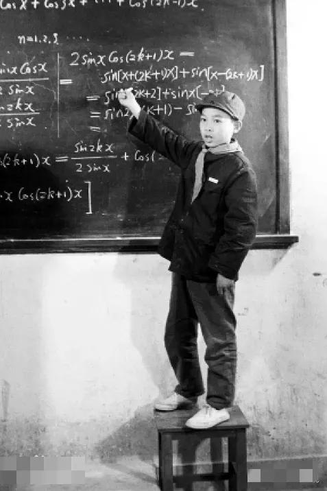 1991年，一位中国籍留美博士，原本前途无量，却因深夜双手插兜，去导师家里谈事，