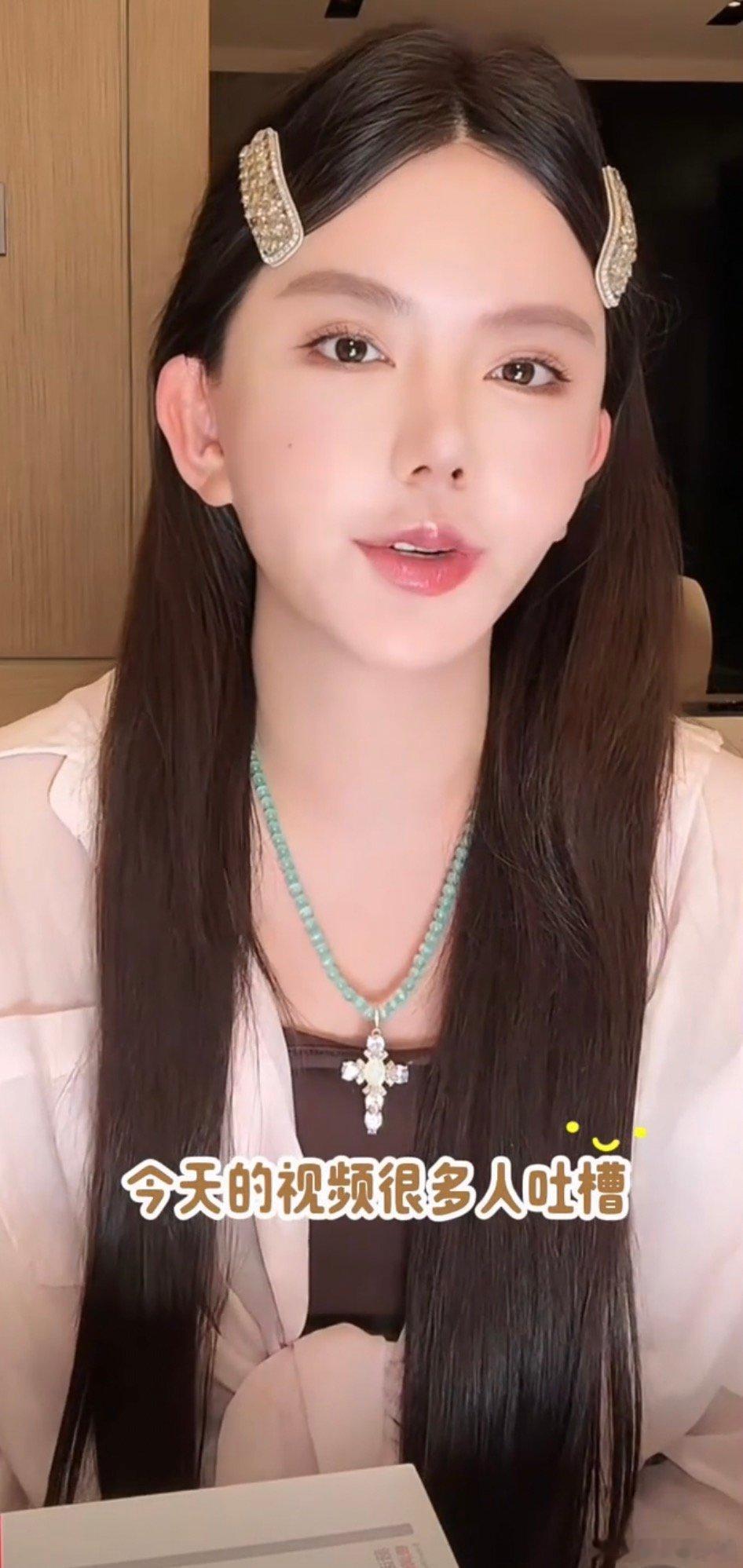 看到韩安冉回应了两个热门争议，一个是说不会拍短剧，另一个是回应和外国男模约会视频