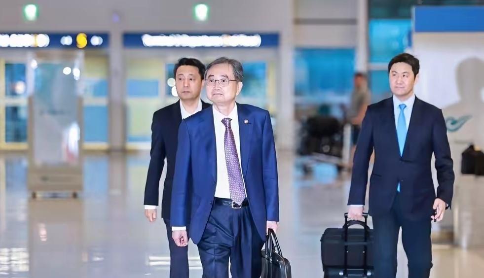 诚意不足！
韩国新任外长赵显将于17日来华访问，意图明显，一是亲自上门邀请或确认