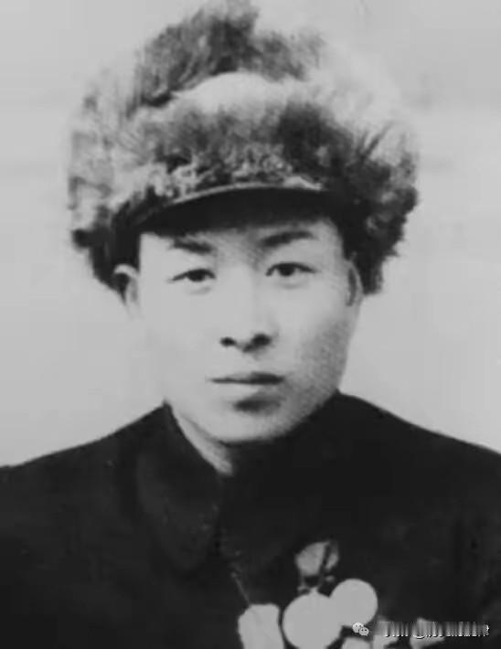 1941年最震撼的单兵奇迹！19岁八路军战士3发子弹斩8寇，战后靠墙啃窝头熟睡让