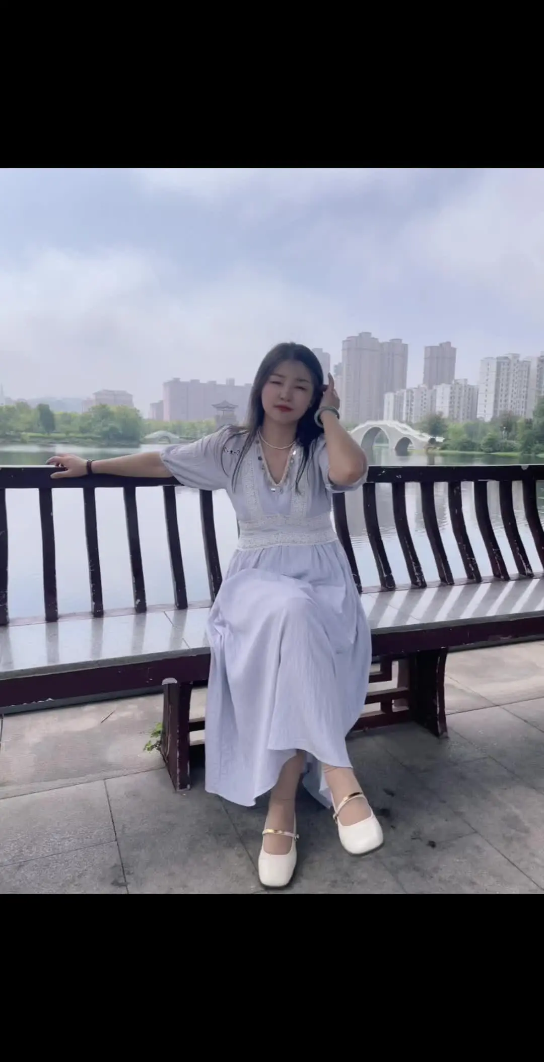 接下来就是落叶🍂 卫衣  国庆中秋  跨年烟花  冬天的第一场雪