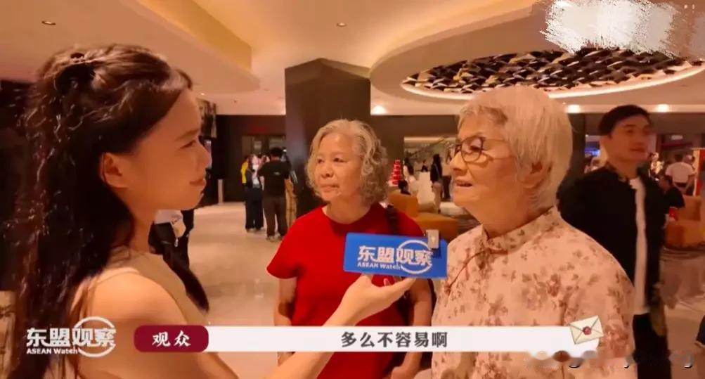 以潮汕、客家、广府人为主的坡县竟然限制潮汕方言影片展映，仅可以观看到普通话即新加