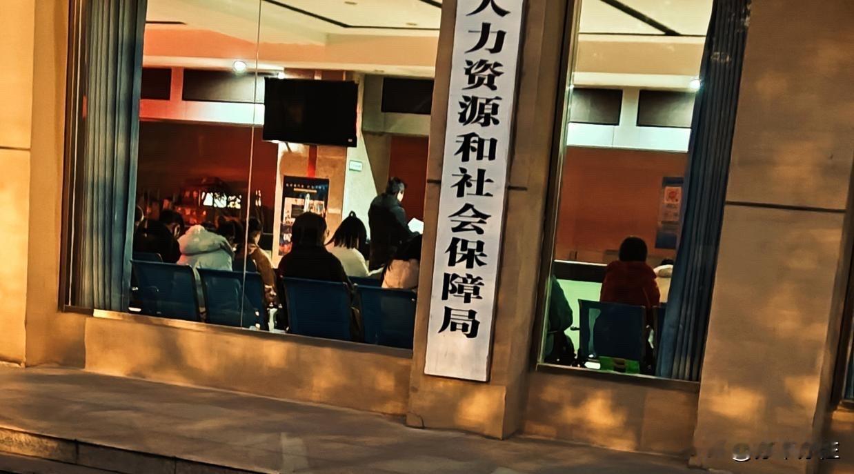 是福利还是利空？

7月22日人社部发布会释放了哪些养老金信号？

7月22日，
