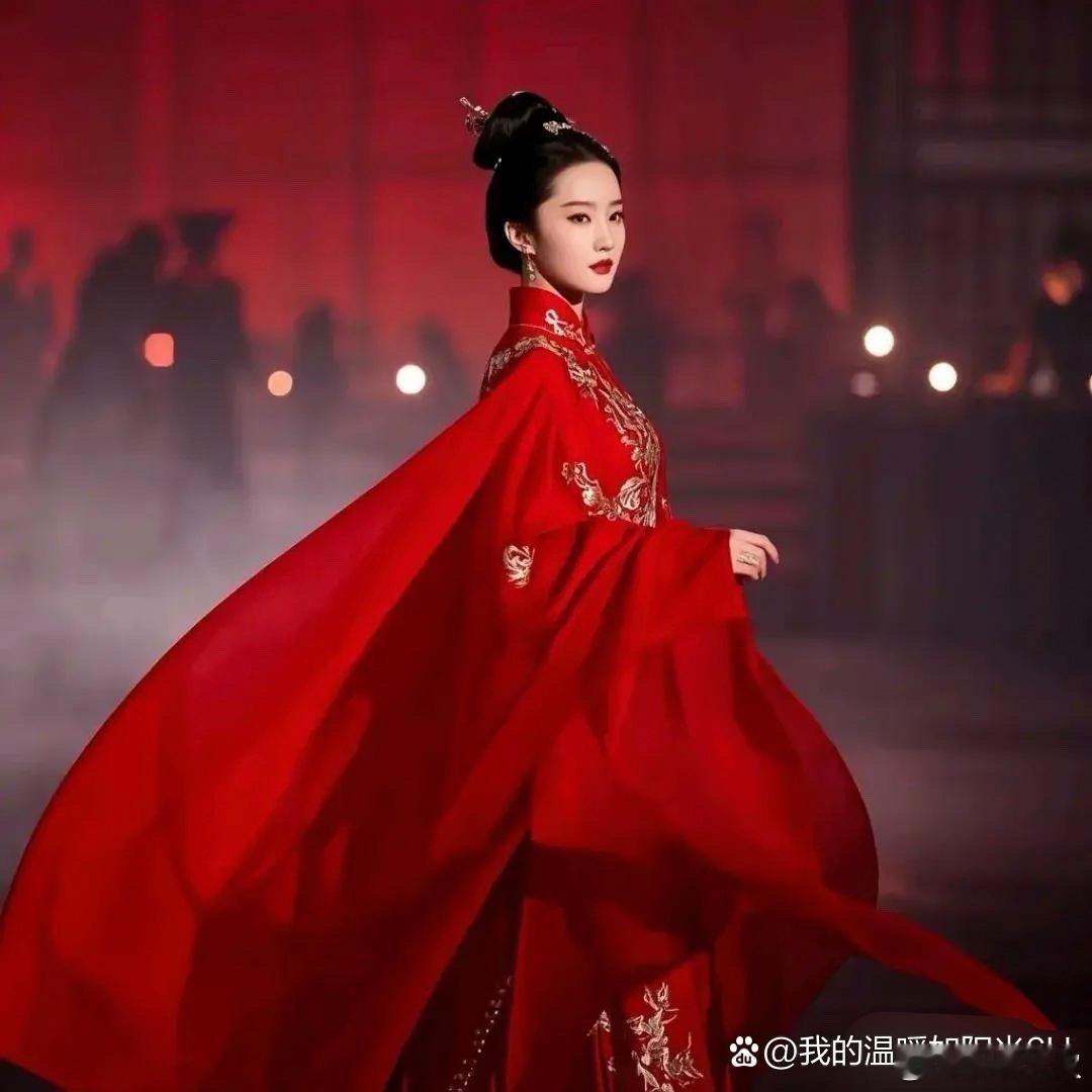 刘亦菲中国红旗袍秀，完美展示了中国红的特色！ 