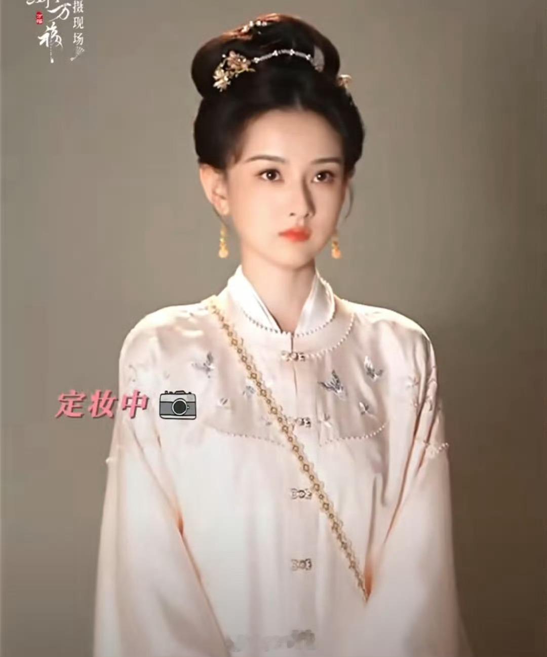 黄薇真的不行 衣服质感好差 她给95花的衣服质感都好差 ​​​