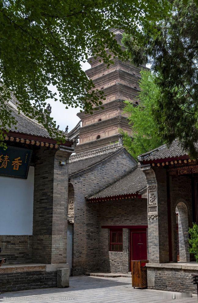 可怜无定河边骨，犹是春闺梦里人！
每次开车经过西安香积寺，心中总会想起唐代的“香