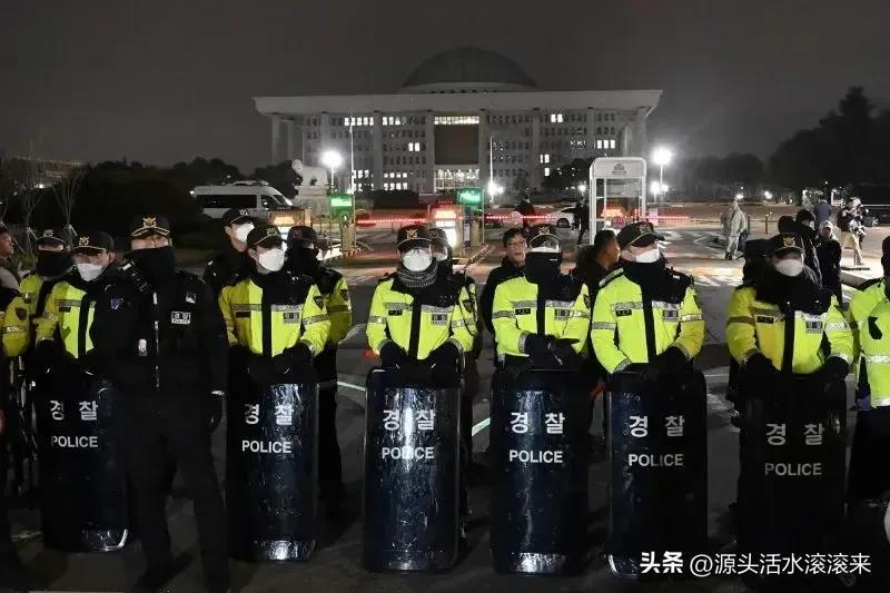 最新消息，调查人员已进入尹锡悦总统官邸，逮捕结果将见分晓

最新消息，1月3日早