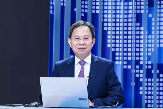牛市来了！专家邱晓华认为A股将进入长期牛市，理由有三点：
一是中国经济基本面很好
