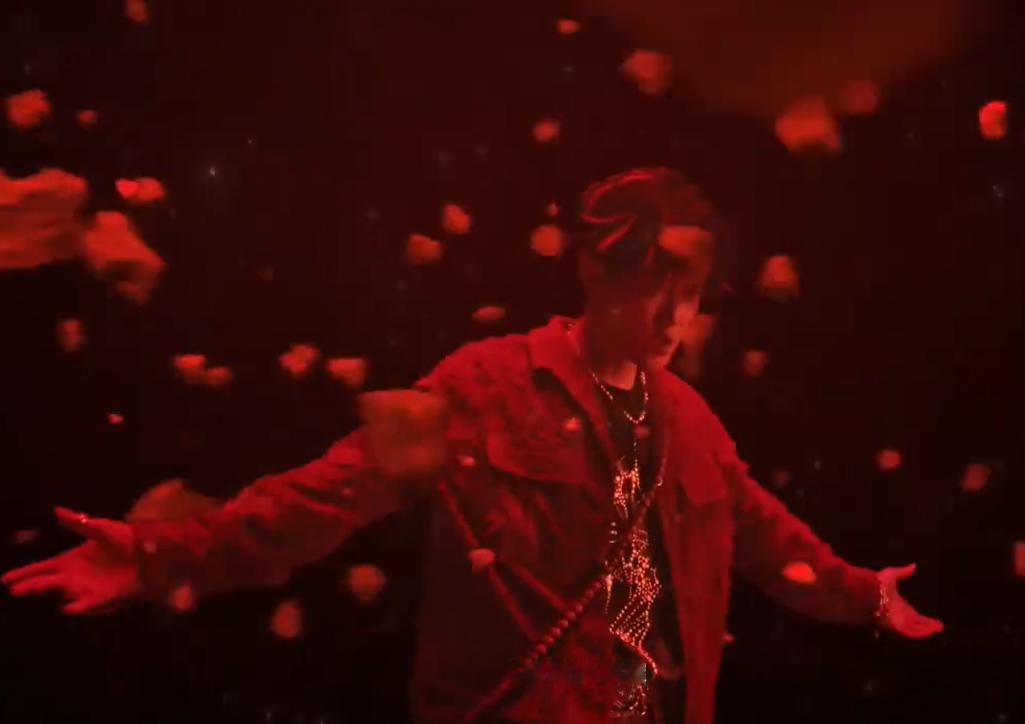 这居然是付辛博 我盯着看了好久，才敢确定这居然是付辛博！这造型简直像换了个人，风