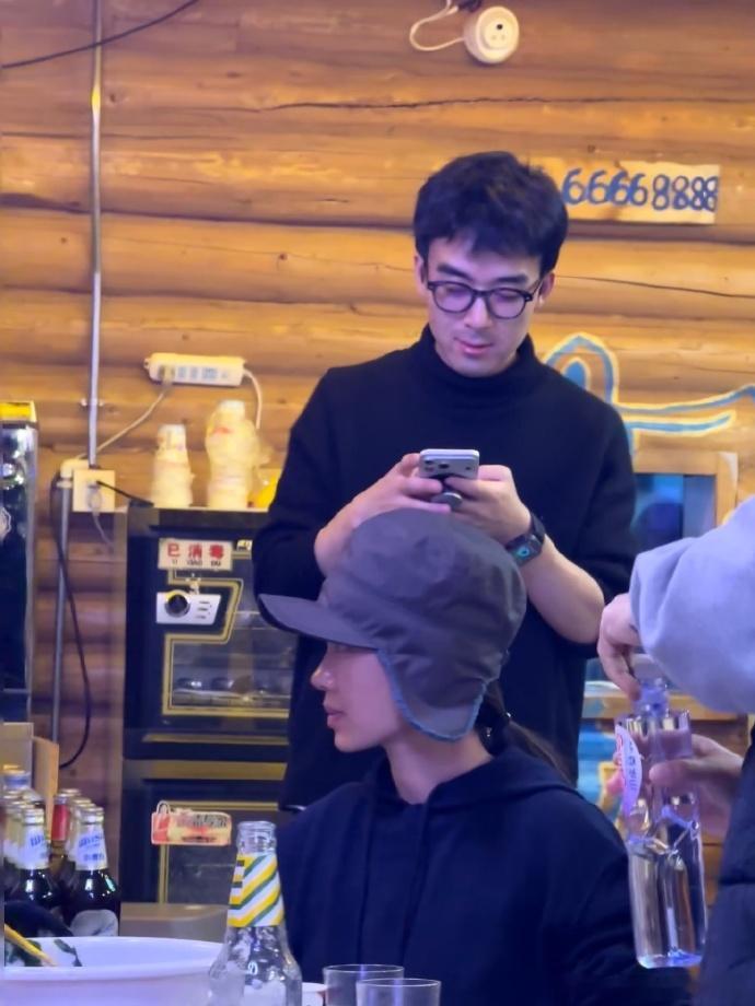 贾玲张小斐新疆聚餐贾玲米兰飞新疆找张小斐  贾玲张小斐新疆聚餐，咱就说贾玲米兰飞