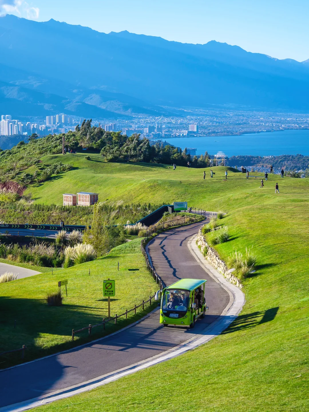 “后来我逢人便说，云南的秋天有多浪漫~”