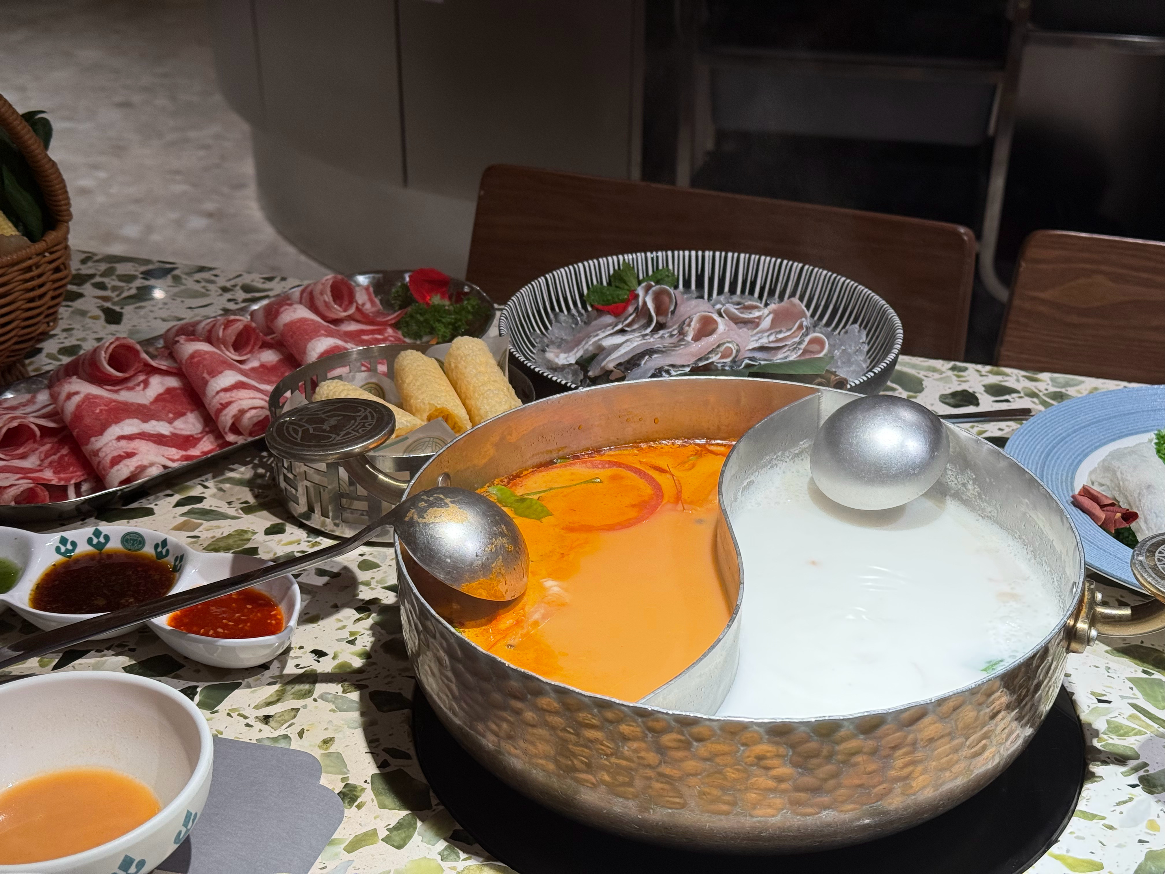 泰式火锅太绝了！！直接牛饮汤汁😋😋😋 