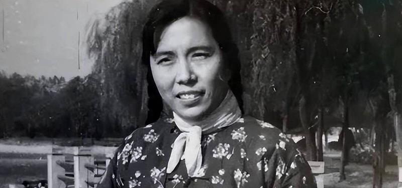 1954年，退伍老兵与妻子同床共枕52天后，民警突然敲开了段德显：“你这个妻子是