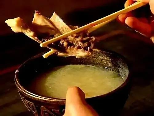 鸡肋！[捂脸][捂脸][捂脸]
     鸡肋，食之无味，弃之可惜。没有健康的身