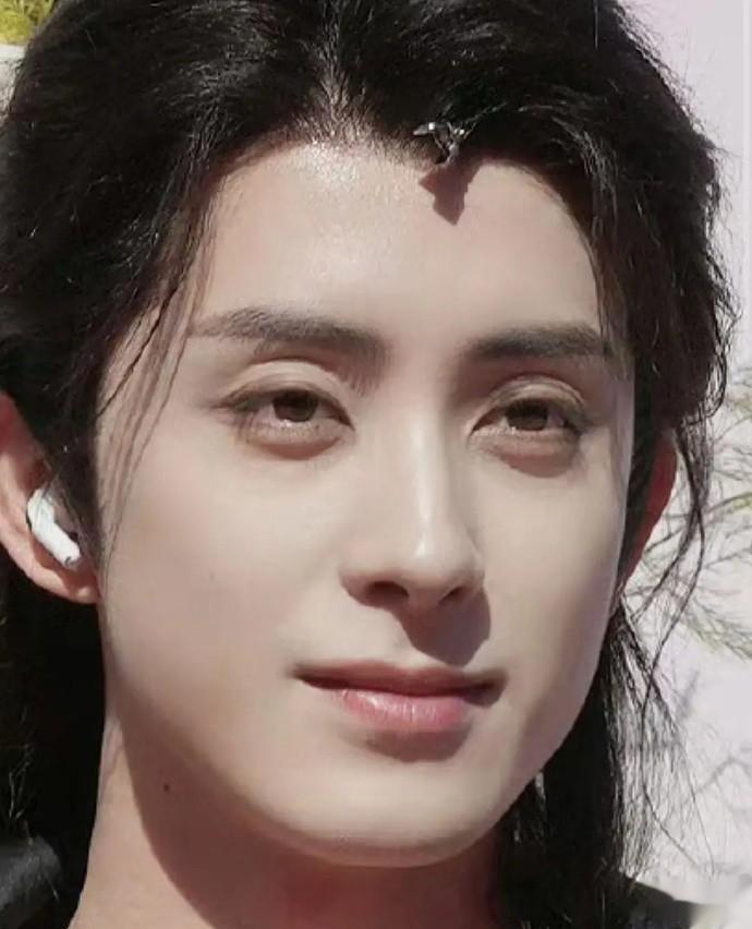 这种眼型，显老 ​​​