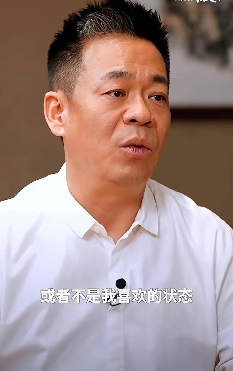 孙浩火了之后，经纪人快疯了。递上来的十几个剧本，5个男一号，他看一眼就扔回去。经