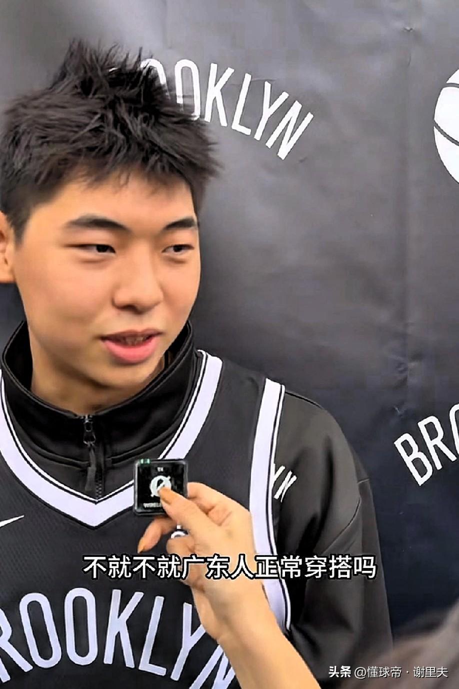 崔永熙其实是广西！不是广东人，有图为证，崔永熙曾在采访中称自己穿搭是：广东人正常