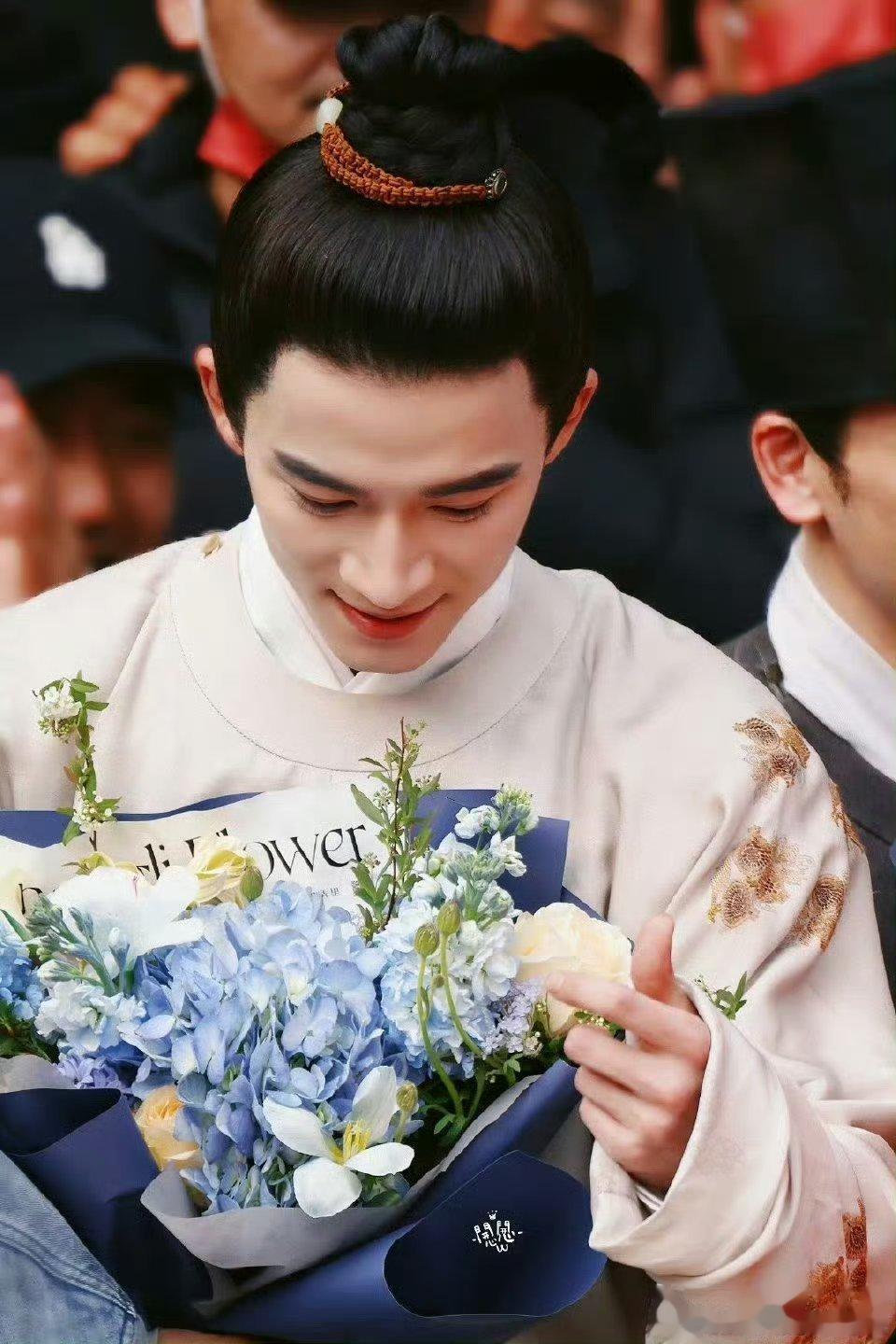 #白鹿为王星越新剧开播打call#王星越的新剧为有暗香来终于开播啦，看到好多人为