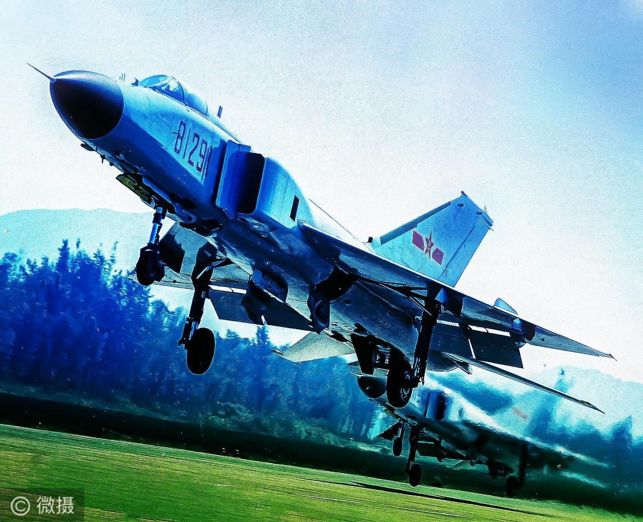 25年前，王伟烈士用生命守护祖国领空，那句“我已无法返航，你们继续前进”，成为刻