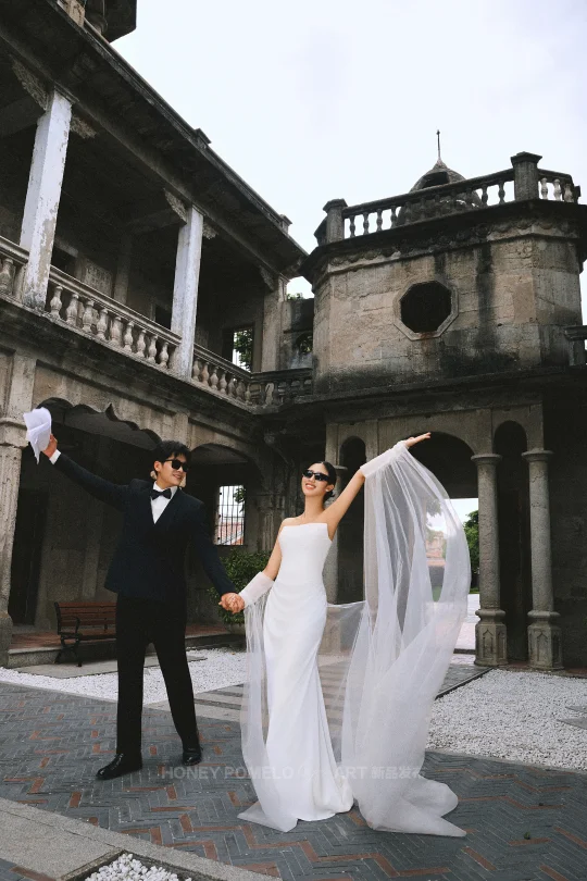 绝了❗️“婚纱照拍出了复古时尚杂志感”