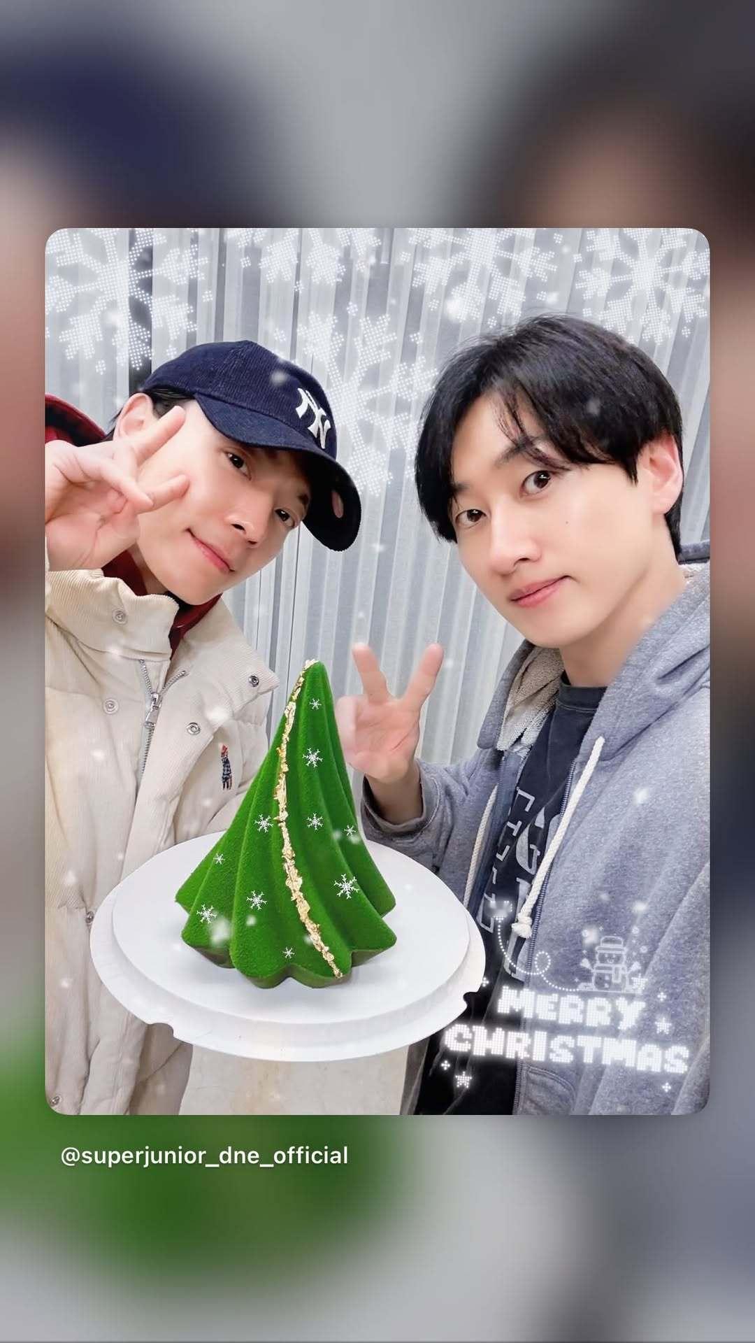 “CB百蓝_。251225李赫宰 ins story更新： 