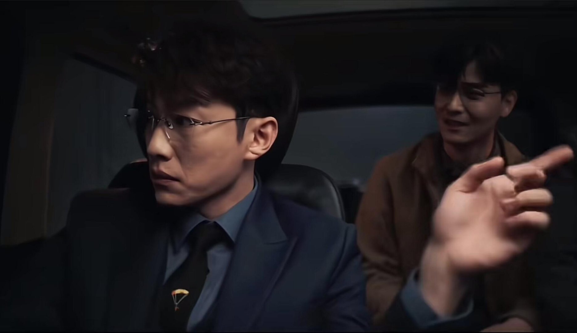 裴总一脸阴狠只为给员工换个工作谁懂，看到这一幕的时候，以为裴轸要把他噶了谁知道我